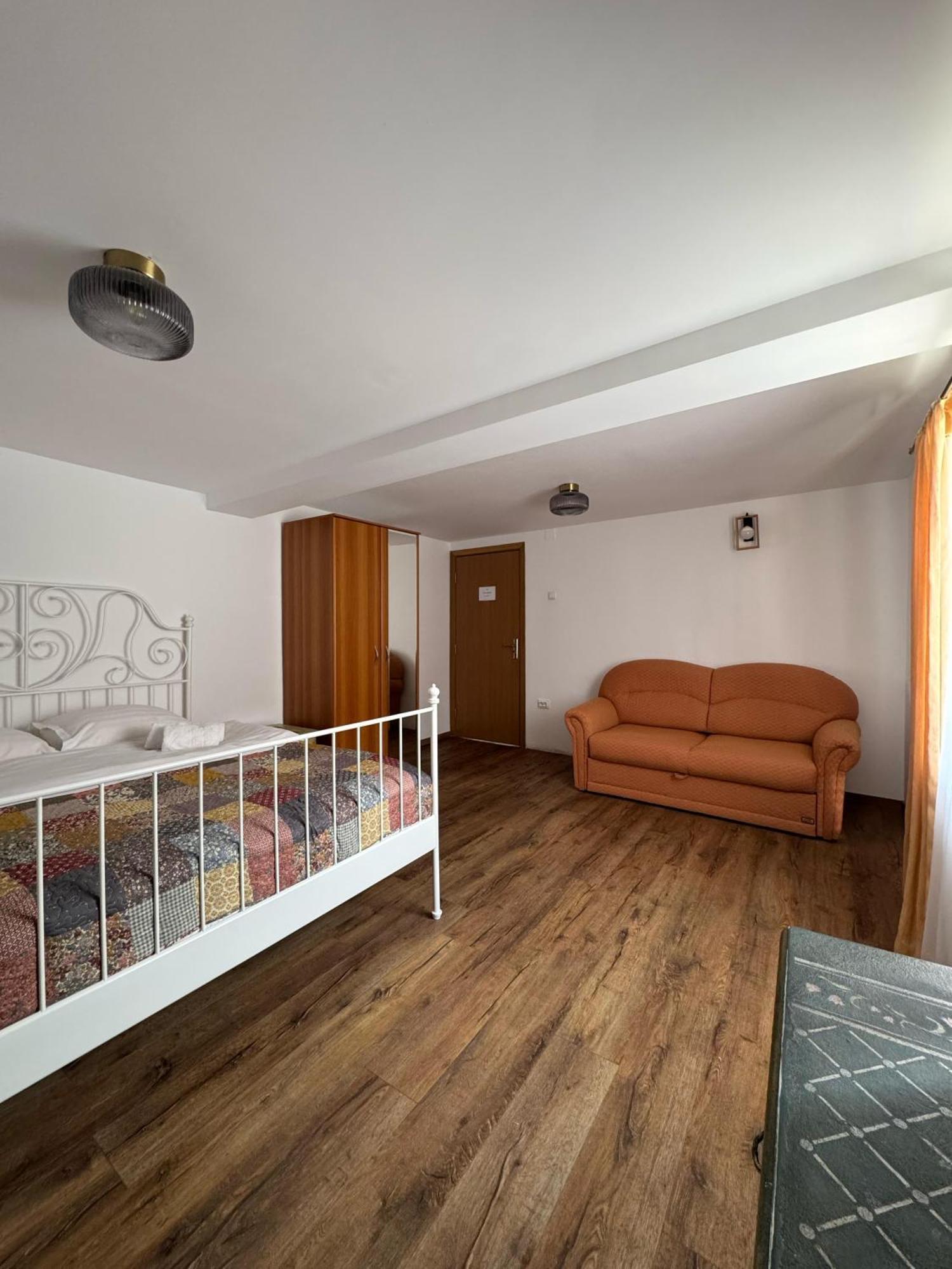 Vila Speranta Plescoi Luaran gambar